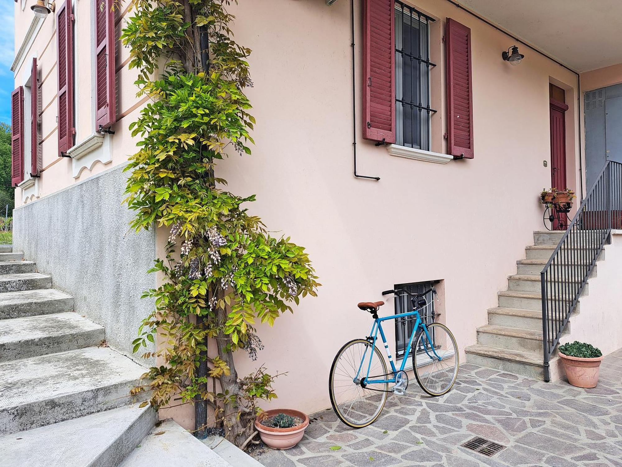 Casa Nini - Holidays In Oltrepo Torrazza Coste Zewnętrze zdjęcie